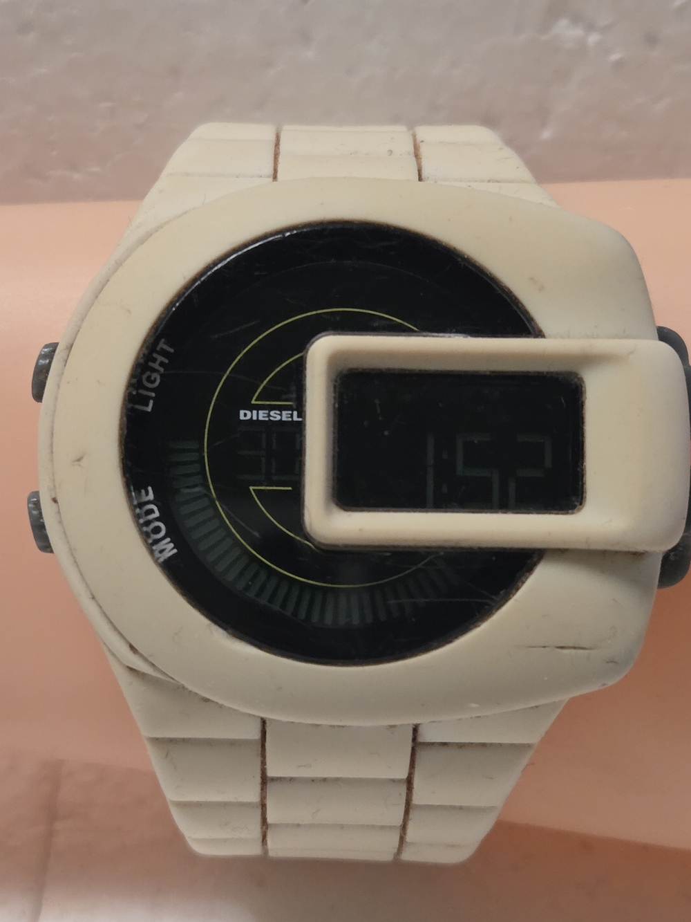 Diesel Cream Digital Sport Watch -VEIWFINDER  Black Dial DZ7275